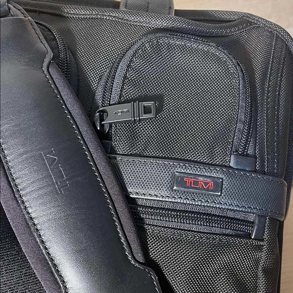 TUMI Alpha Expandable Organizer Laptop Brief - Black
